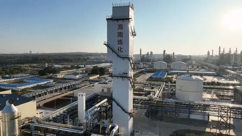光伏玻璃中的无机化工原料：关键作用与选择要点**
